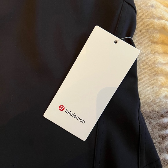 Lululemon InStill tank - Picture 2 of 3